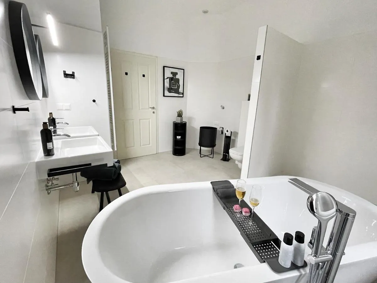 Loft2Be, Vienna City Loft For 8 0*,  Austria