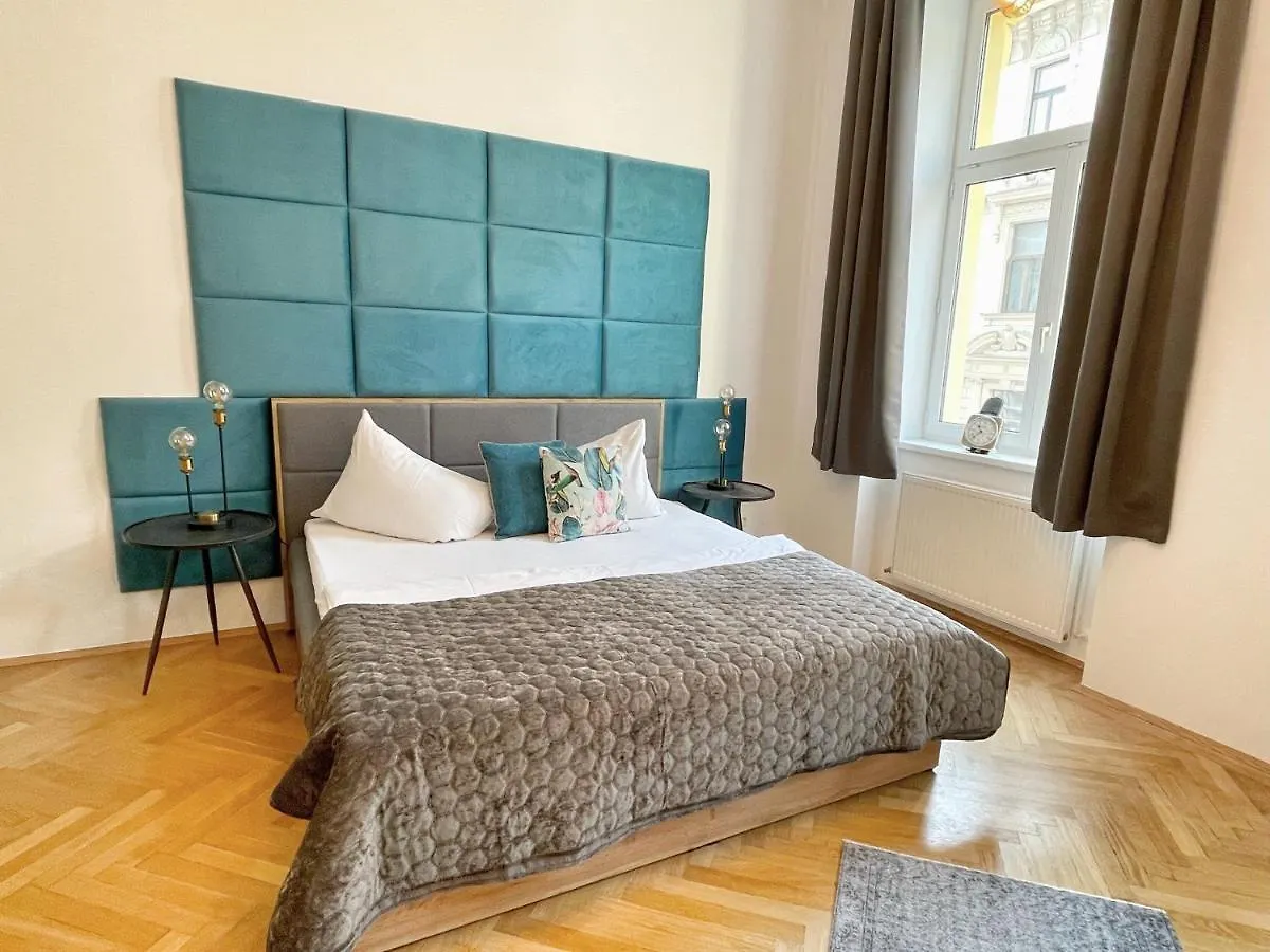 Loft2Be, Vienna City Loft For 8 Apartment