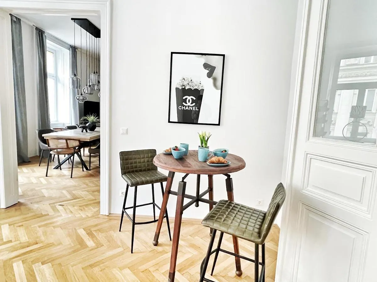 Loft2Be, Vienna City Loft For 8